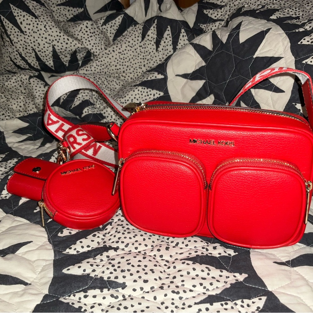 NWT Michael Kors • Jet Set Medium Leather Crossbody Bag w/ AirPod Case (red) - Picture 4 of 10